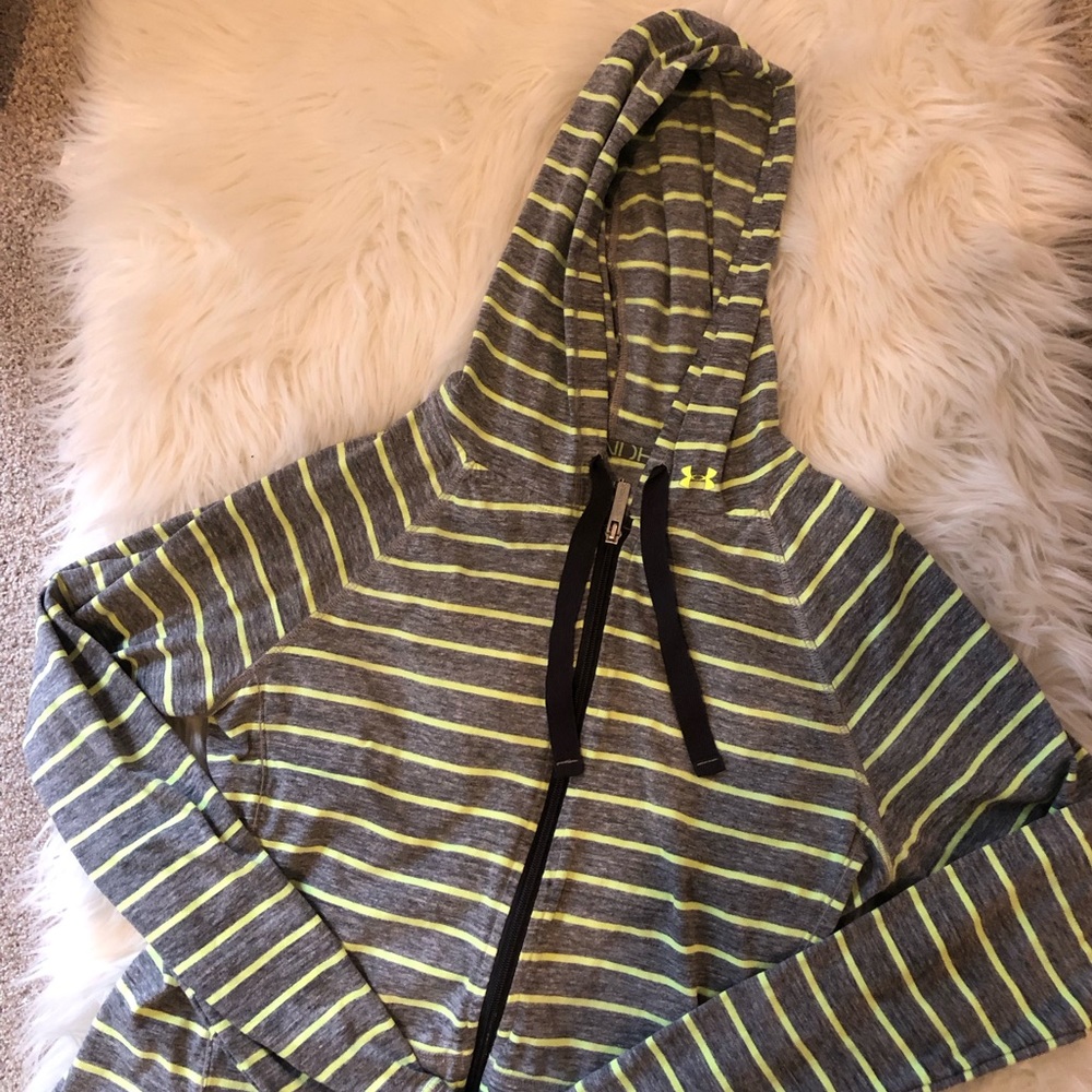 Size Medium Women’s Zip Up Under Armor Sweatshirt